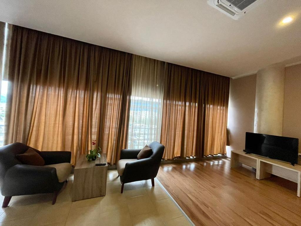 Hotel Terminal טיראנה מראה חיצוני תמונה