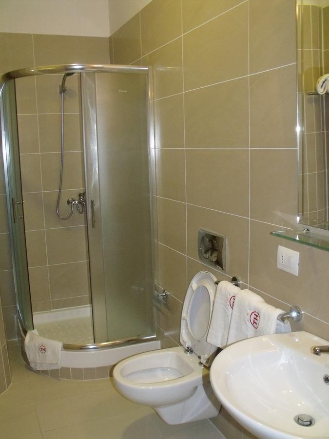 Hotel Terminal טיראנה מראה חיצוני תמונה