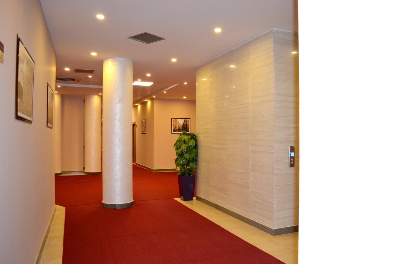 Hotel Terminal טיראנה מראה חיצוני תמונה