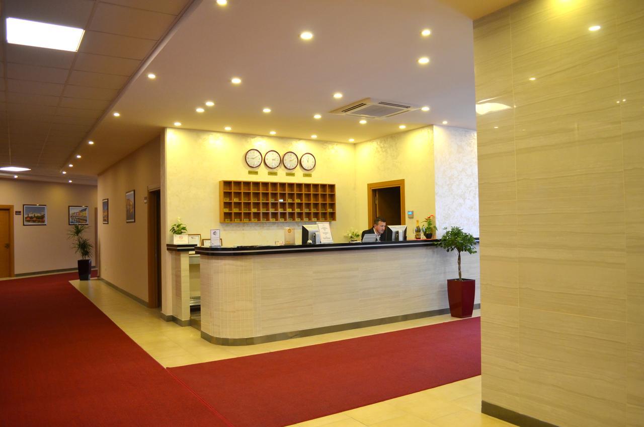 Hotel Terminal טיראנה מראה חיצוני תמונה