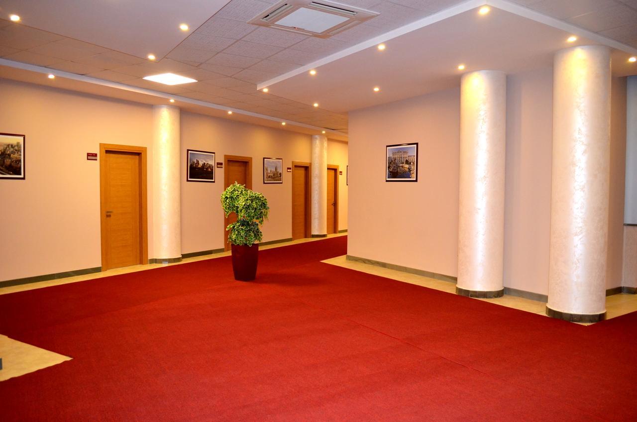 Hotel Terminal טיראנה מראה חיצוני תמונה